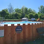 Mobil Confortable Avec Terrasse Pour 6 Personnes - Api-1-52-1584 Camping *