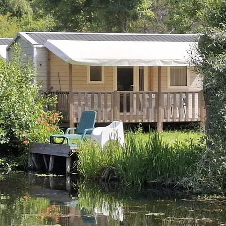 Mobil Confortable Avec Terrasse Pour 6 Personnes - Api-1-52-1584 Camping